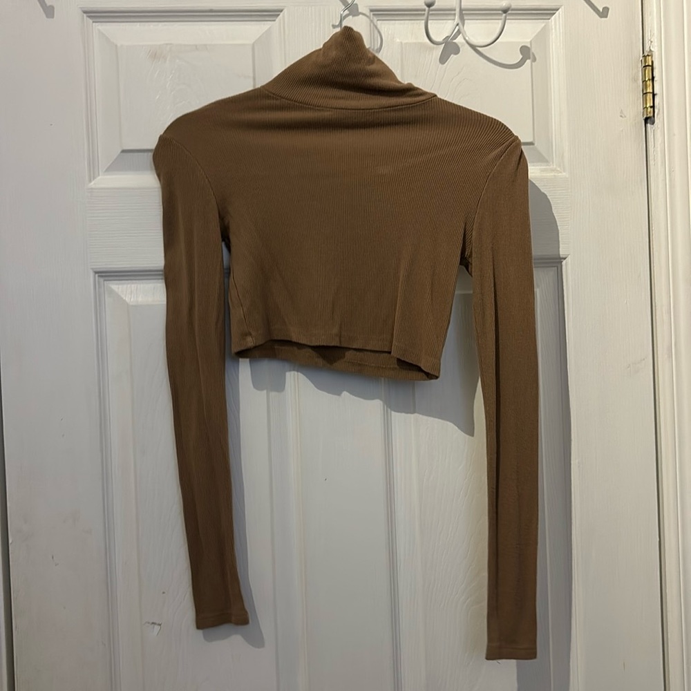 Bluenotes ribbed mock neck cropped long‎ sleeve tee